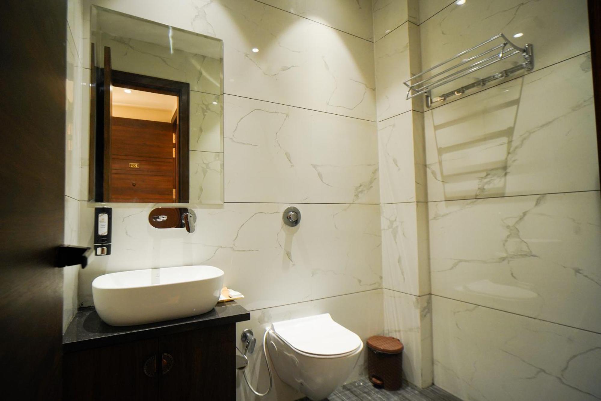 Hotel Ammison Inn & Suites Amritsar Bagian luar foto