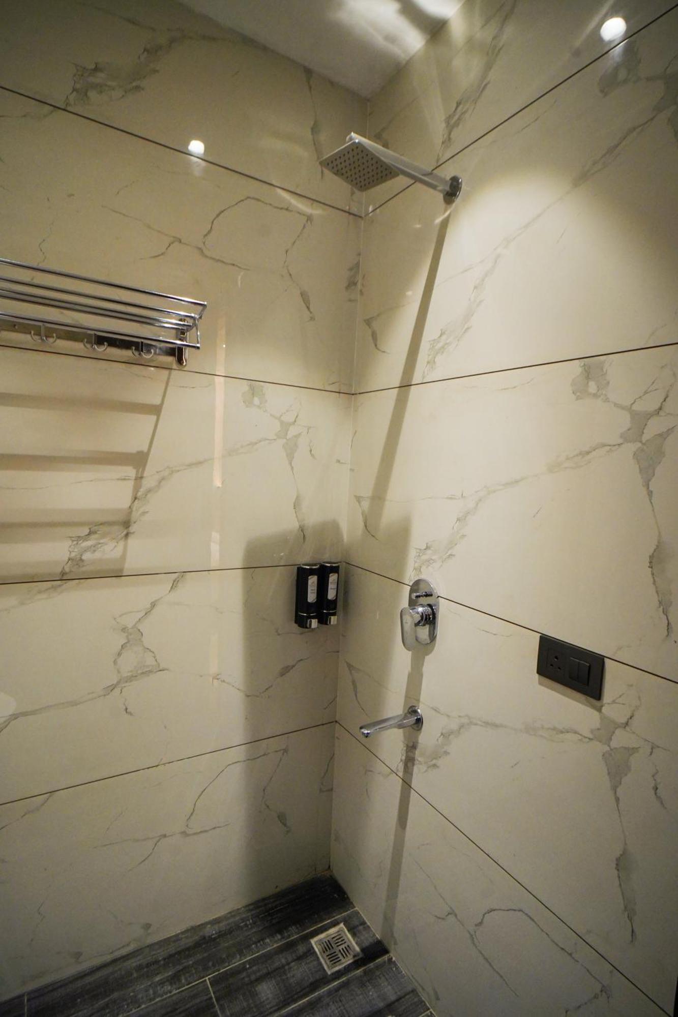 Hotel Ammison Inn & Suites Amritsar Bagian luar foto