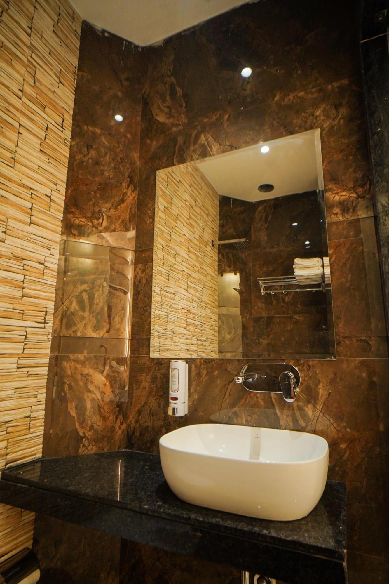 Hotel Ammison Inn & Suites Amritsar Bagian luar foto