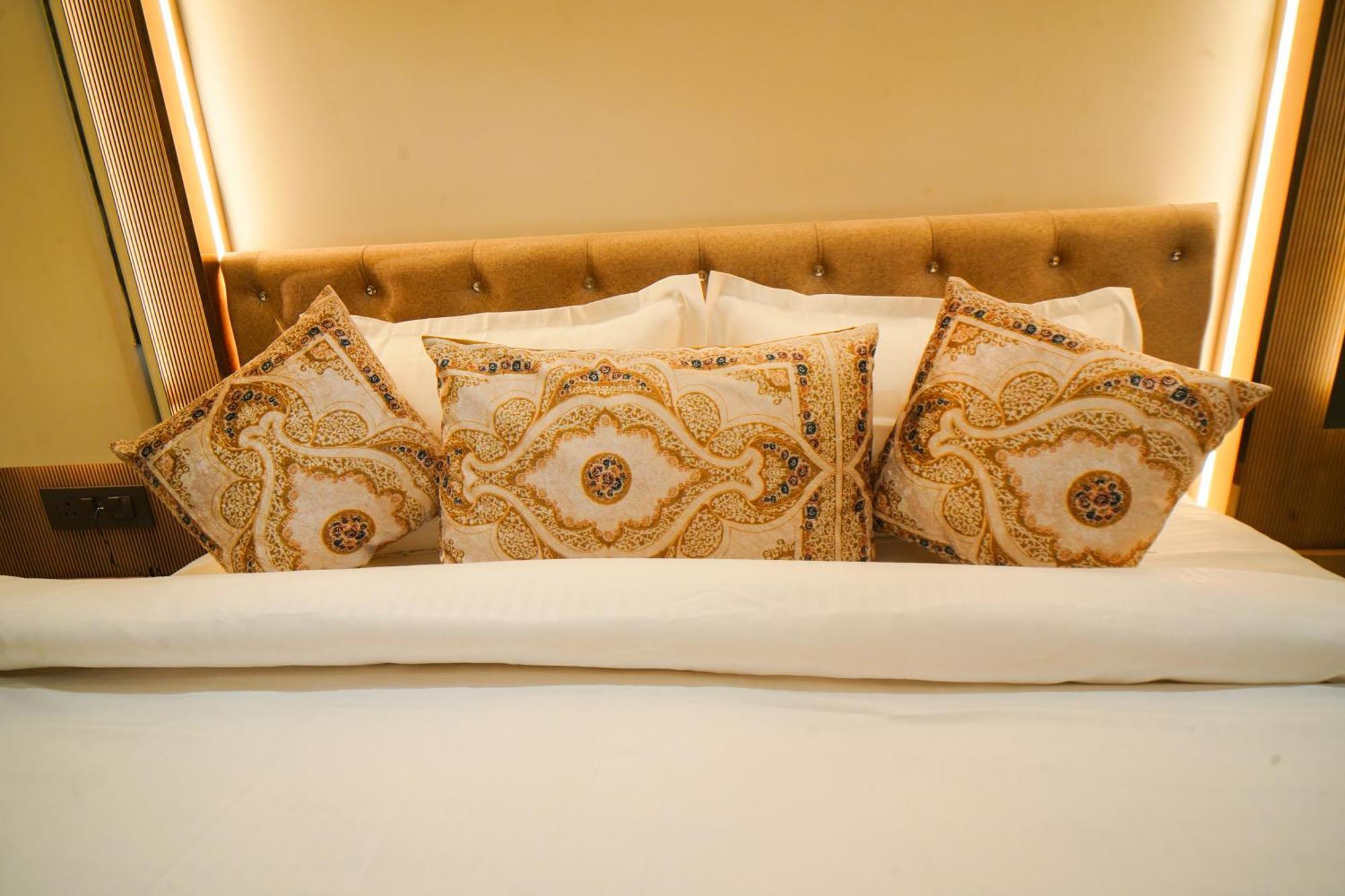 Hotel Ammison Inn & Suites Amritsar Bagian luar foto